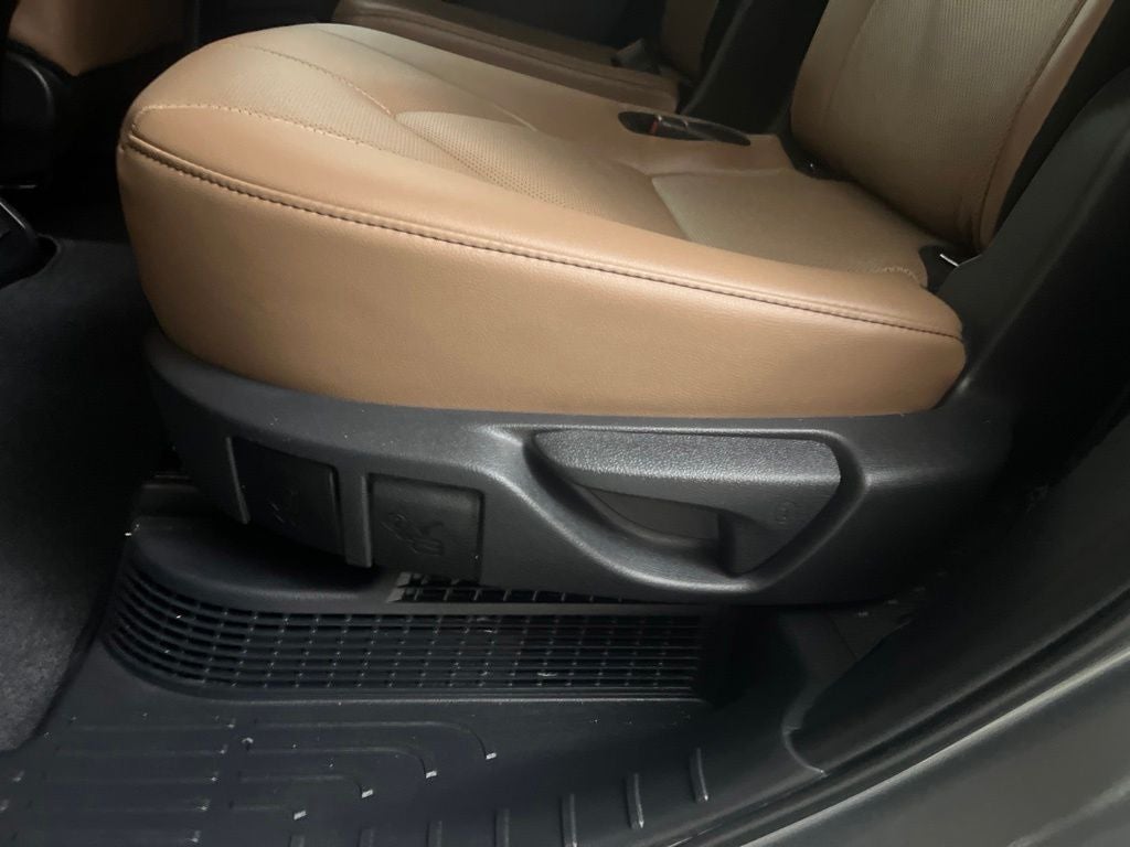 2025 Toyota Highlander Hybrid Limited 25th Edition