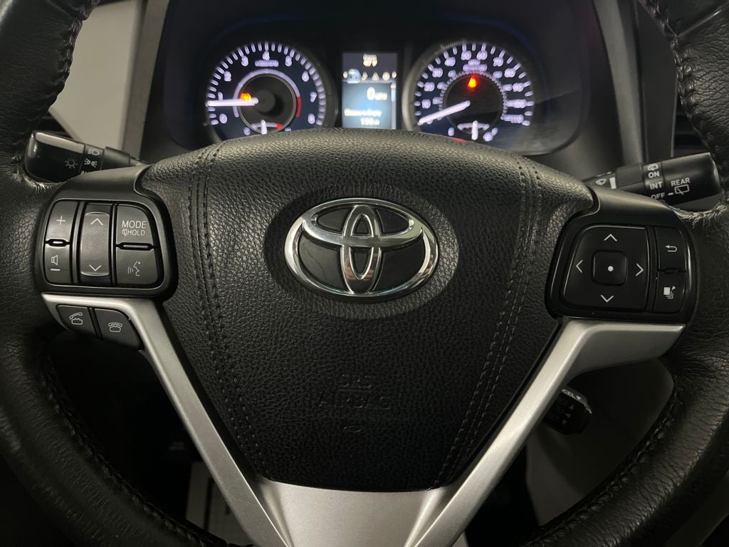 2017 Toyota Sienna XLE 7 Passenger