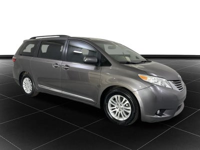 2017 Toyota Sienna XLE 7 Passenger