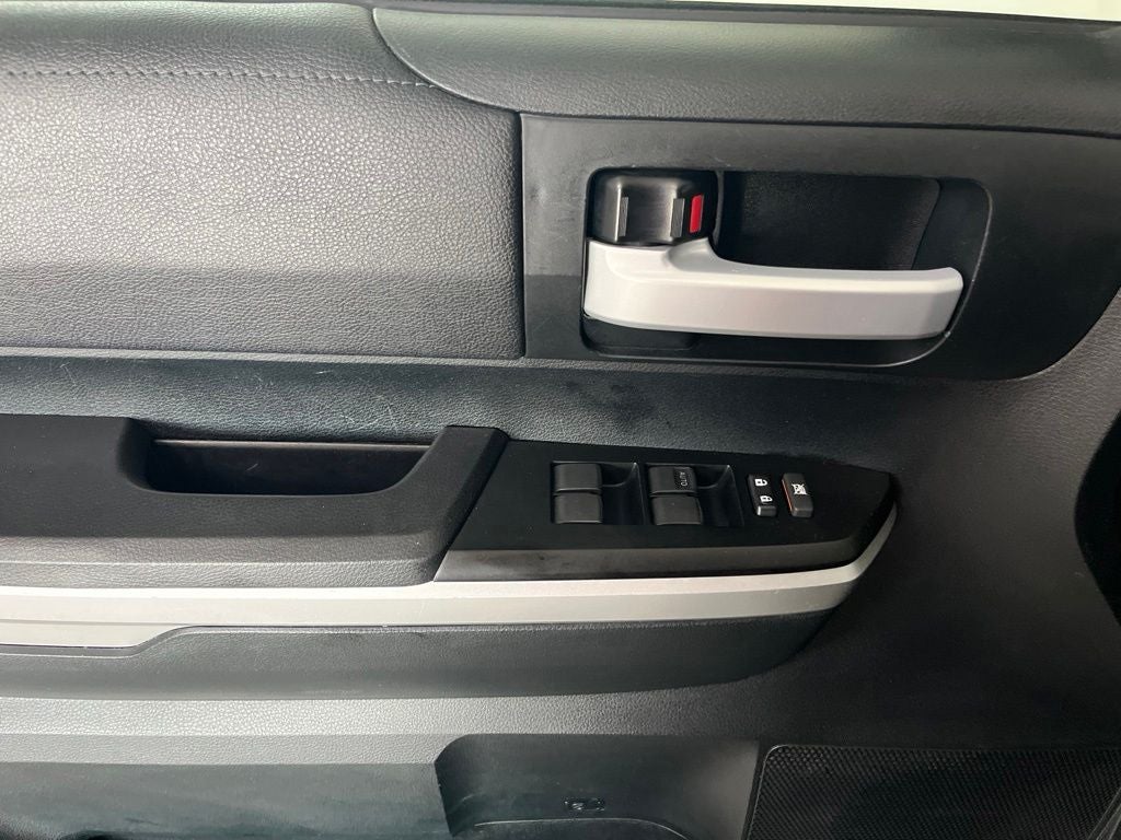 2017 Toyota Tundra SR5