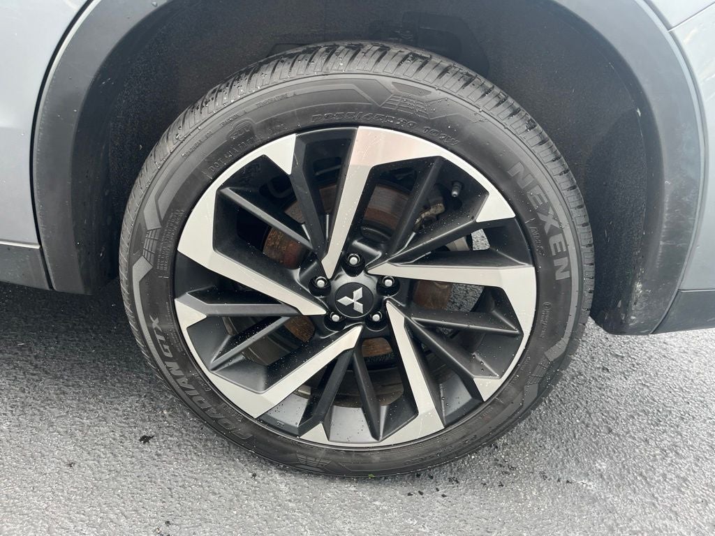 2023 Mitsubishi Outlander SE