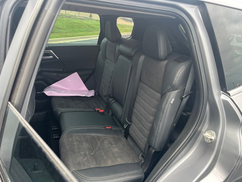 2023 Mitsubishi Outlander SE