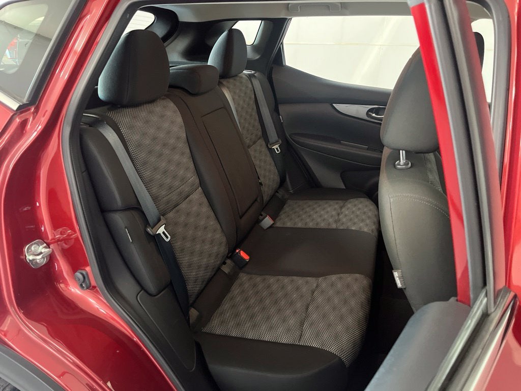 2022 Nissan Rogue Sport SV