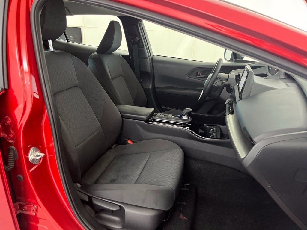 2025 Toyota Prius LE