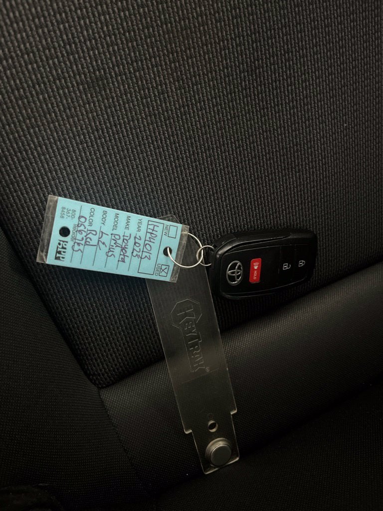 2025 Toyota Prius LE