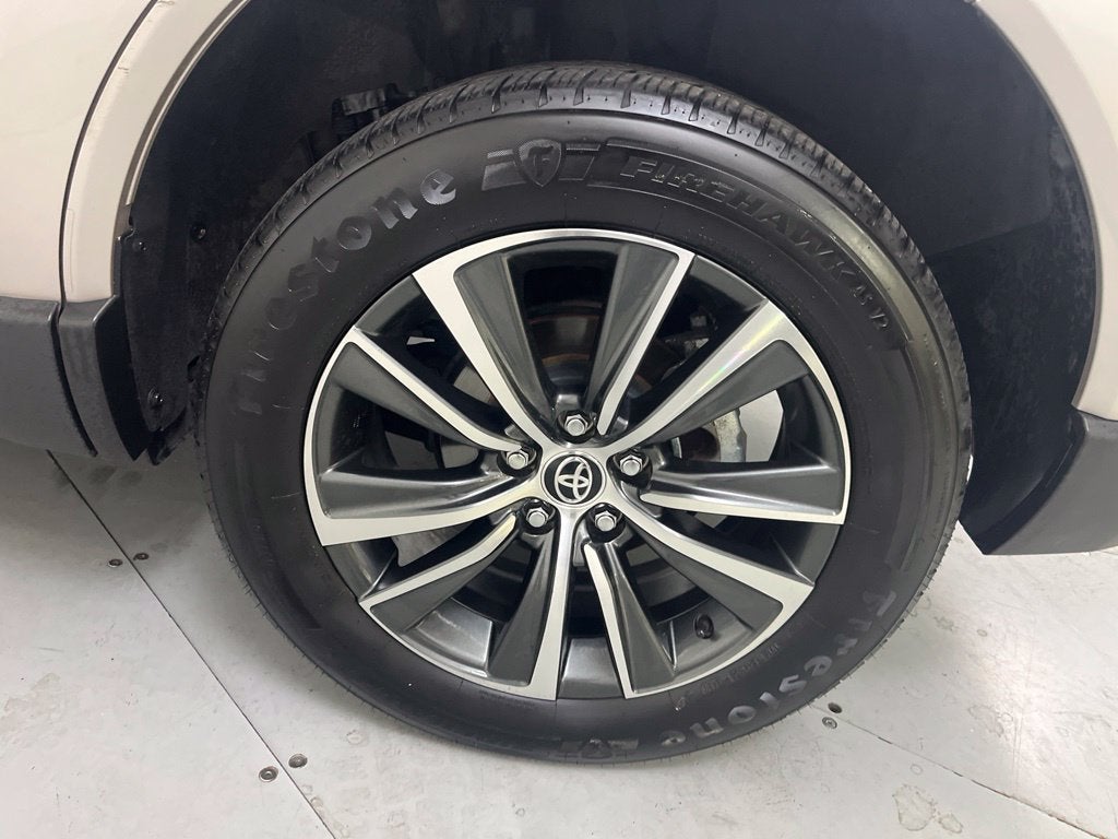 2024 Toyota Venza LE