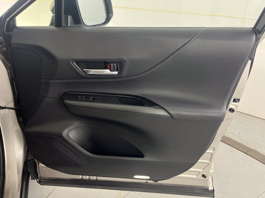 2024 Toyota Venza LE