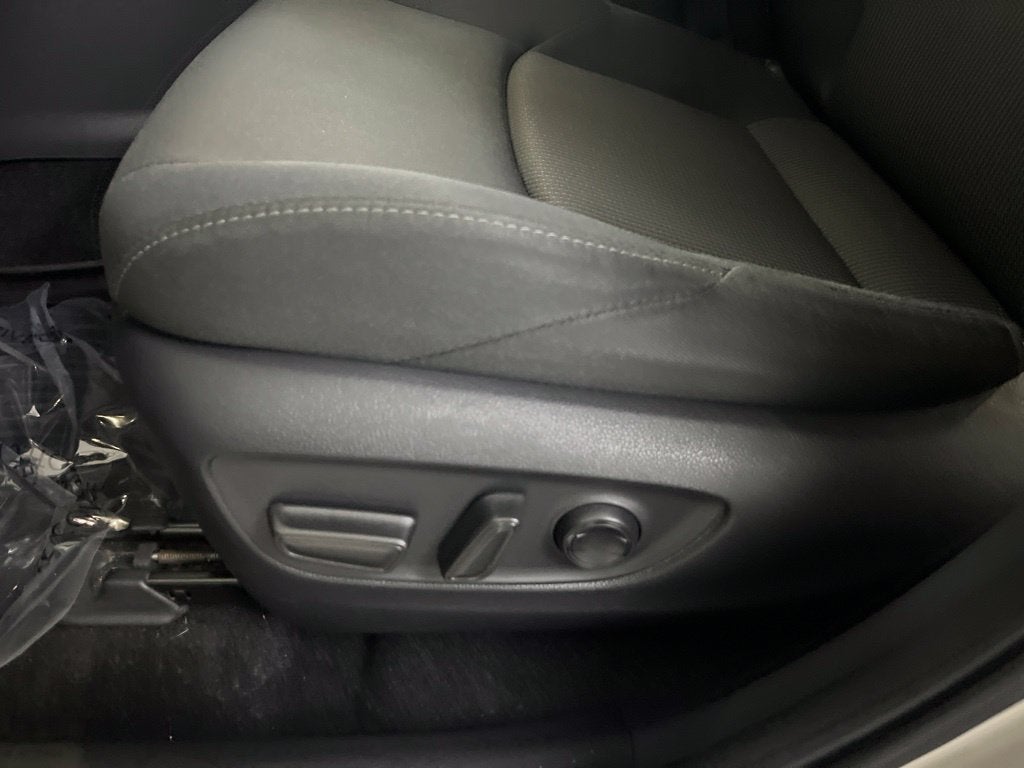 2024 Toyota Venza LE