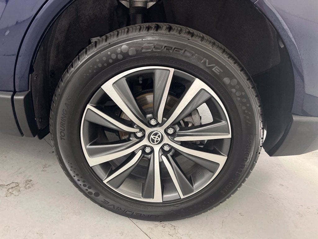 2024 Toyota Venza LE
