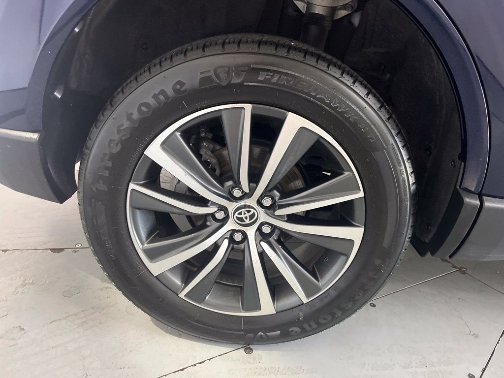 2024 Toyota Venza LE