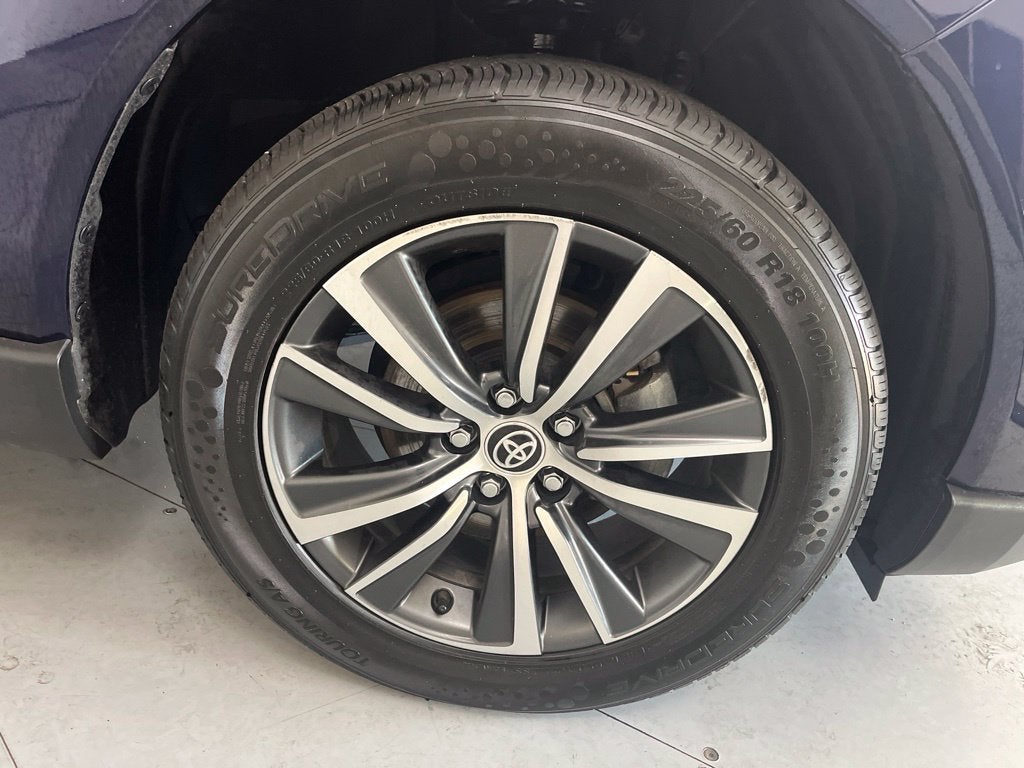 2024 Toyota Venza LE