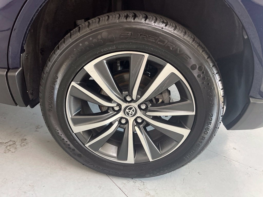 2024 Toyota Venza LE