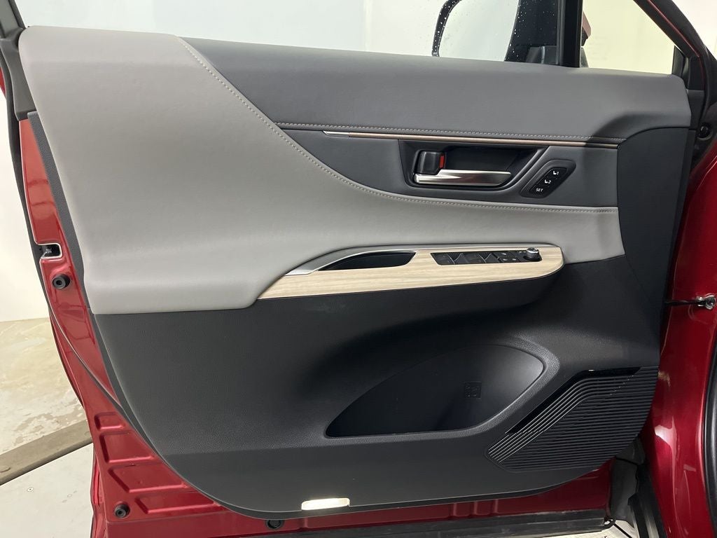 2024 Toyota Venza XLE