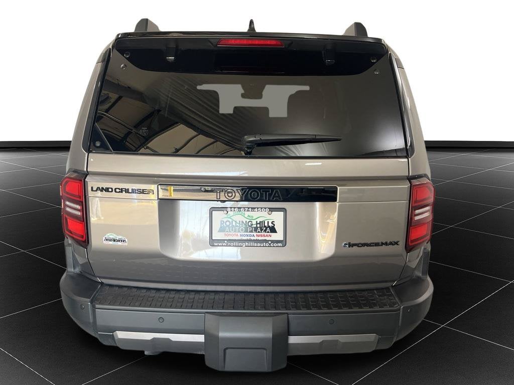 2027 Toyota Land Cruiser Base