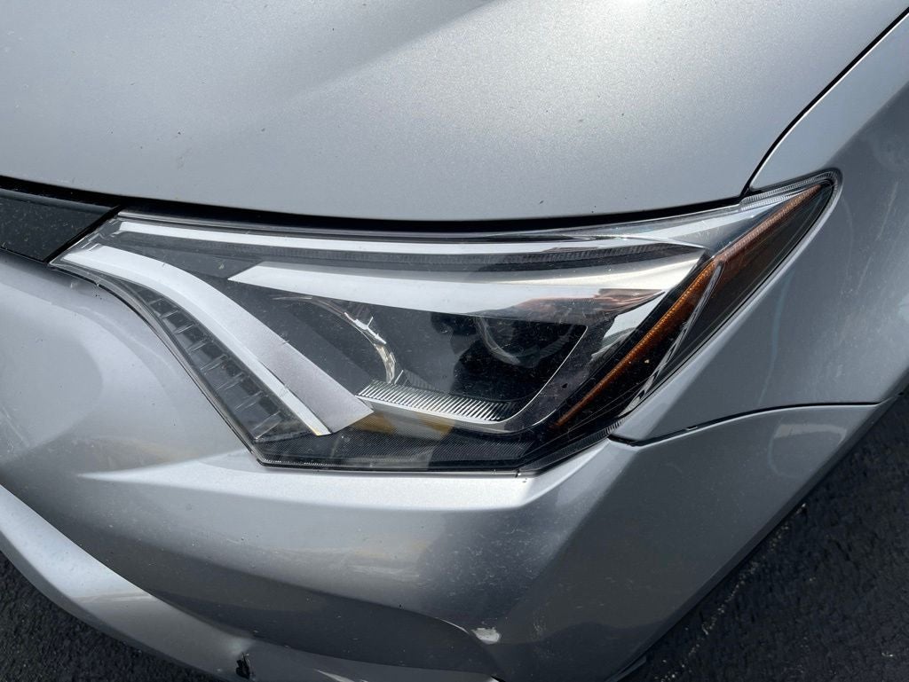 2018 Toyota RAV4 SE