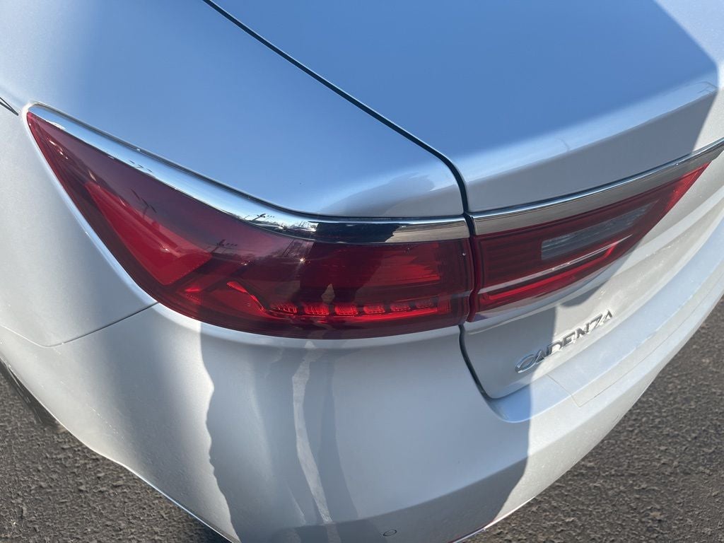 2017 Kia Cadenza Premium