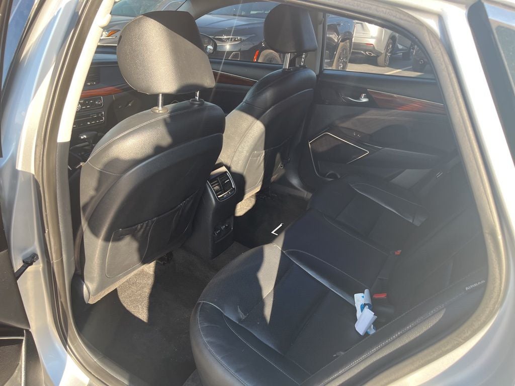 2017 Kia Cadenza Premium