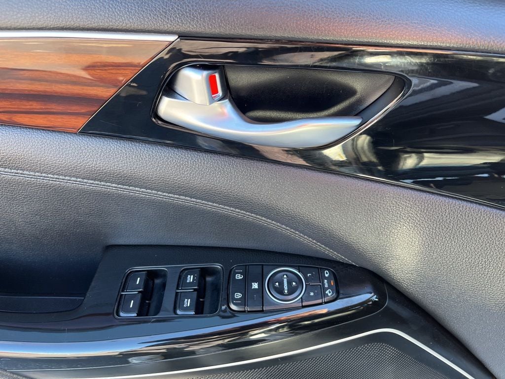 2017 Kia Cadenza Premium