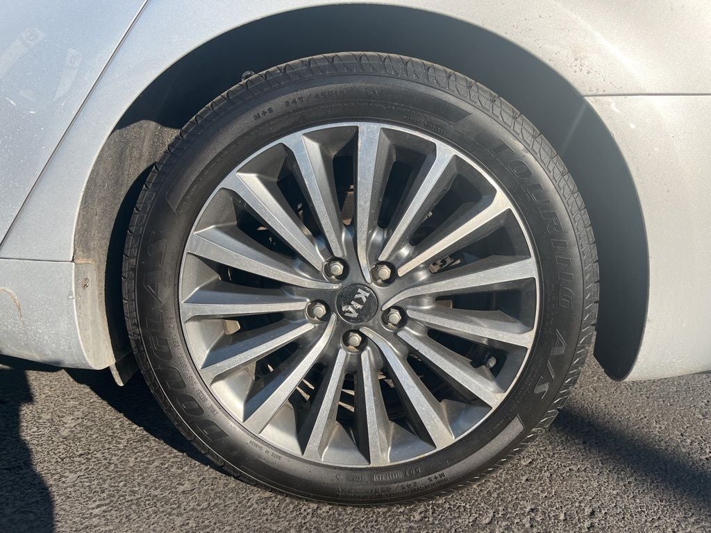 2017 Kia Cadenza Premium