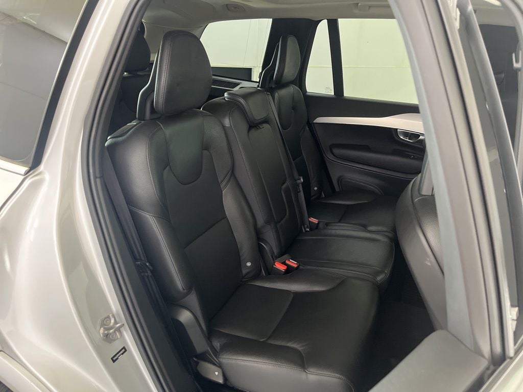 2017 Volvo XC90 T6 Momentum