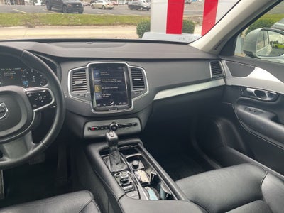 2017 Volvo XC90 T6 Momentum