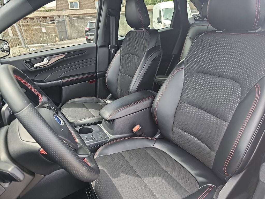 2025 Ford Escape Hybrid ST-Line