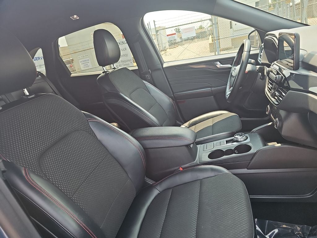 2025 Ford Escape ST-Line Select