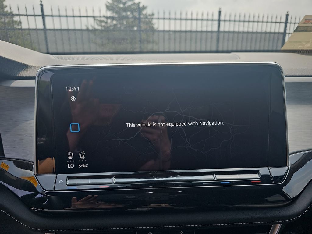 2025 Volkswagen Atlas Cross Sport 2.0T SE w/Technology