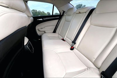 2018 Chrysler 300 Touring