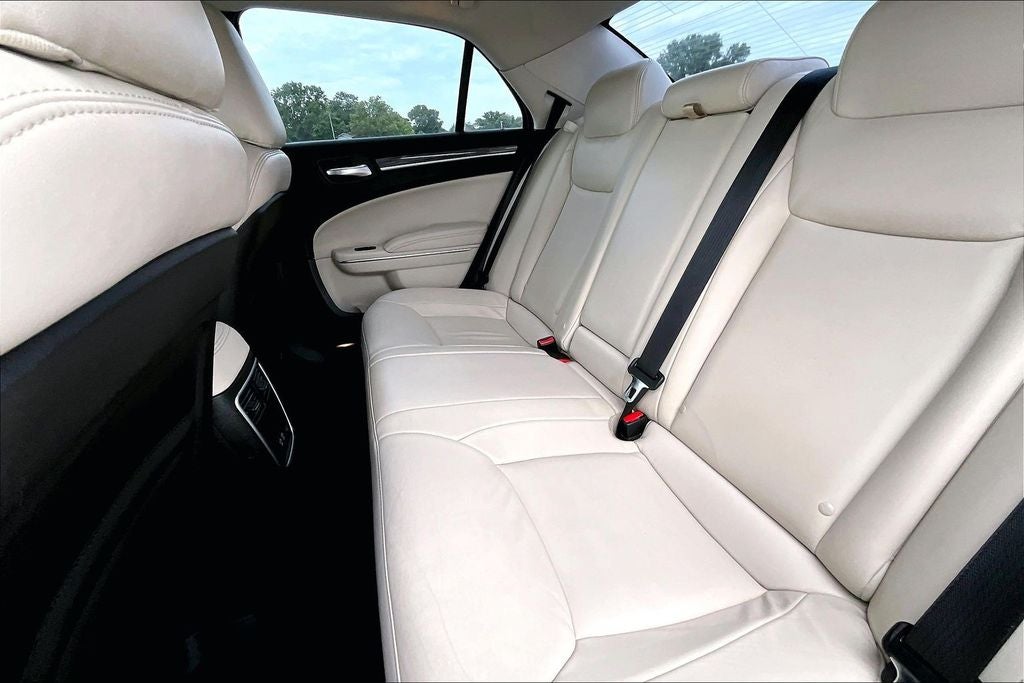 2018 Chrysler 300 Touring