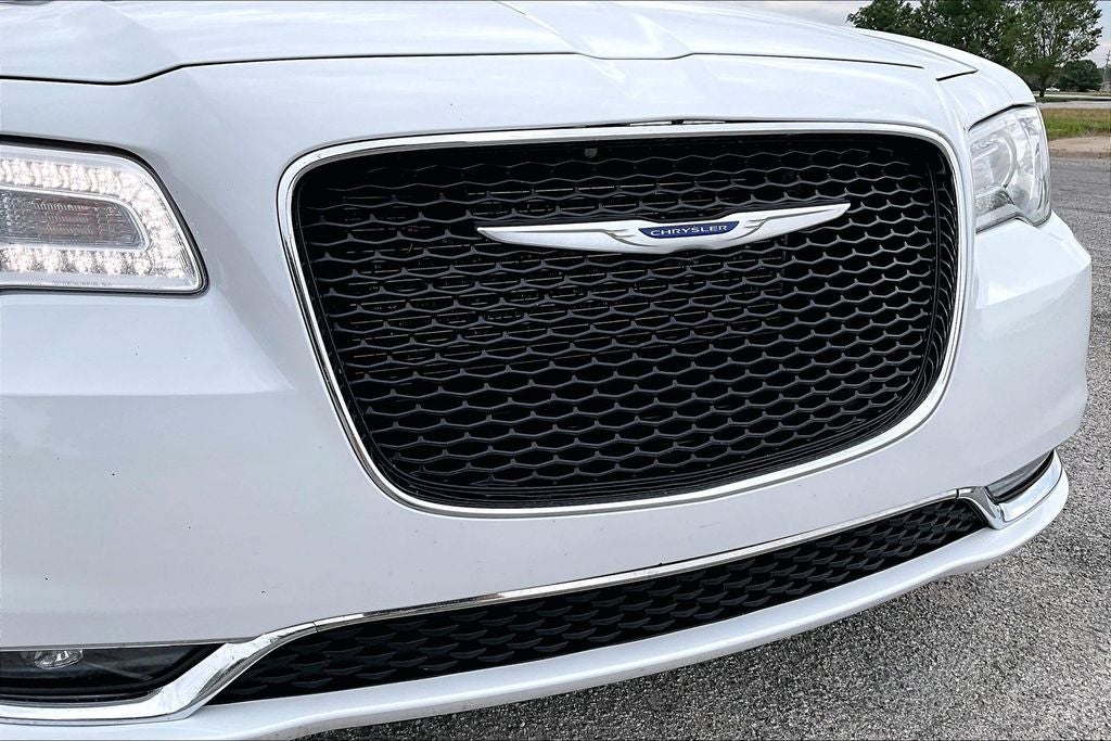 2018 Chrysler 300 Touring