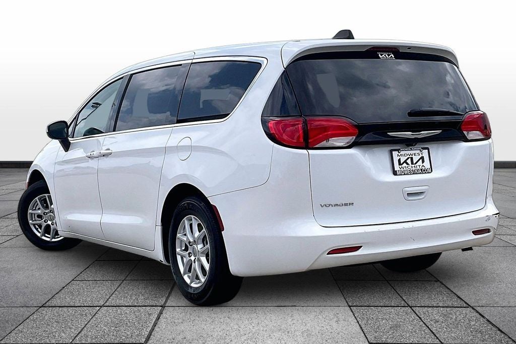 2023 Chrysler Voyager LX