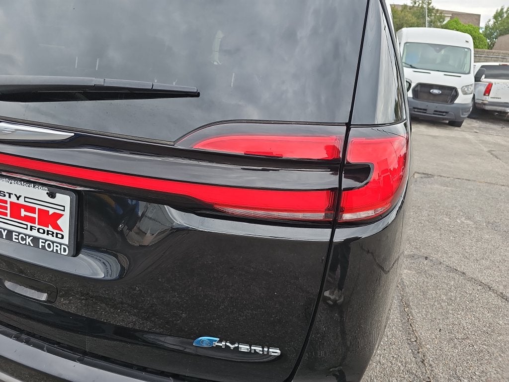 2024 Chrysler Pacifica Hybrid Select