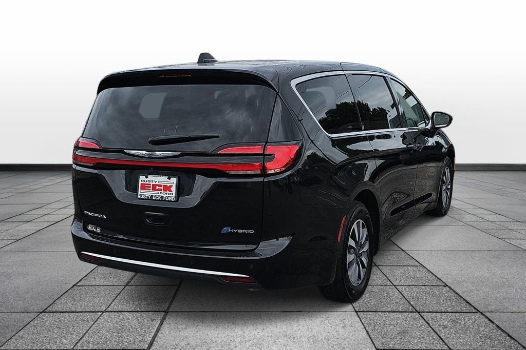 2024 Chrysler Pacifica Hybrid Select