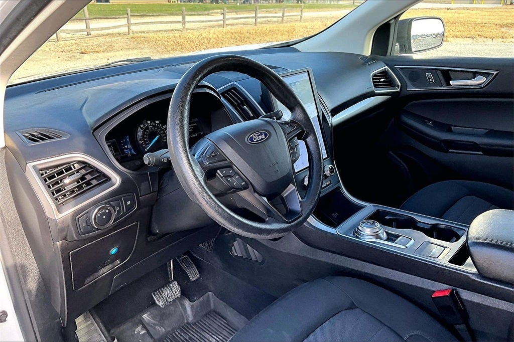 2022 Ford Edge SE