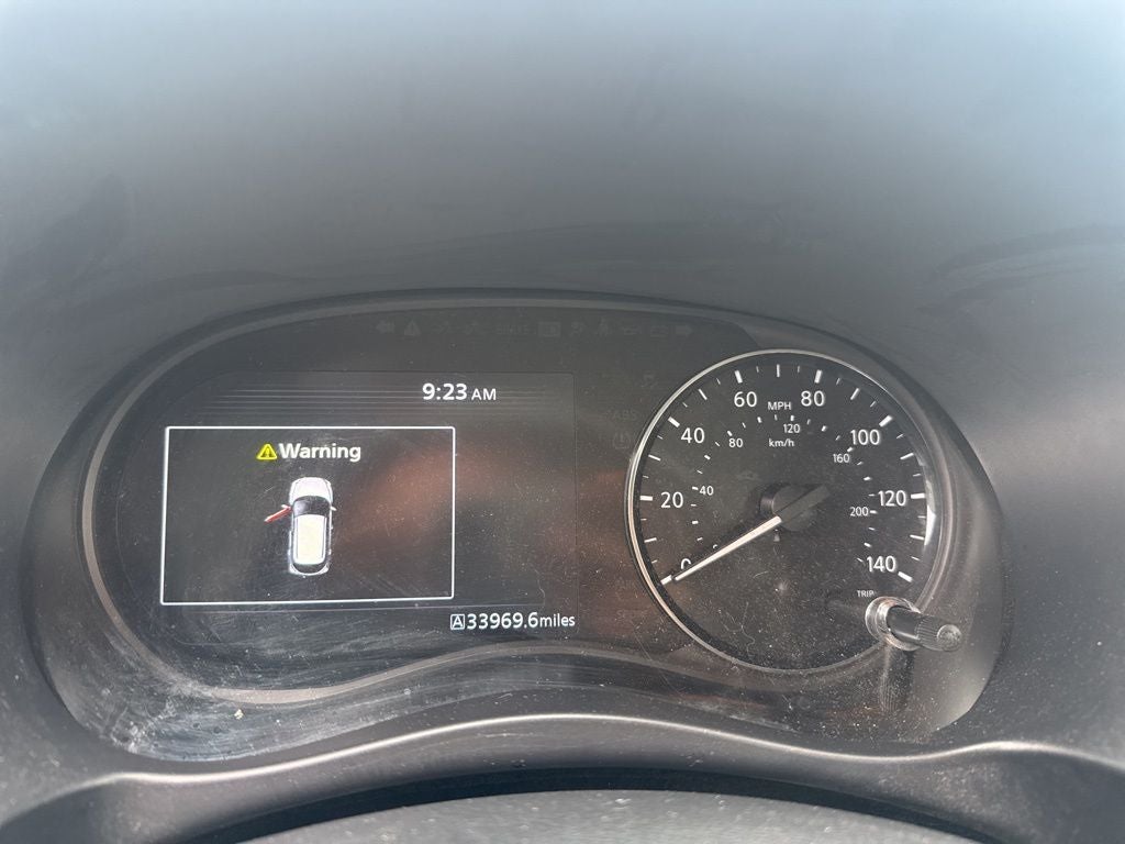 2022 Nissan Kicks SR