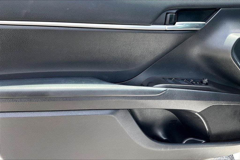 2021 Toyota Camry Hybrid LE