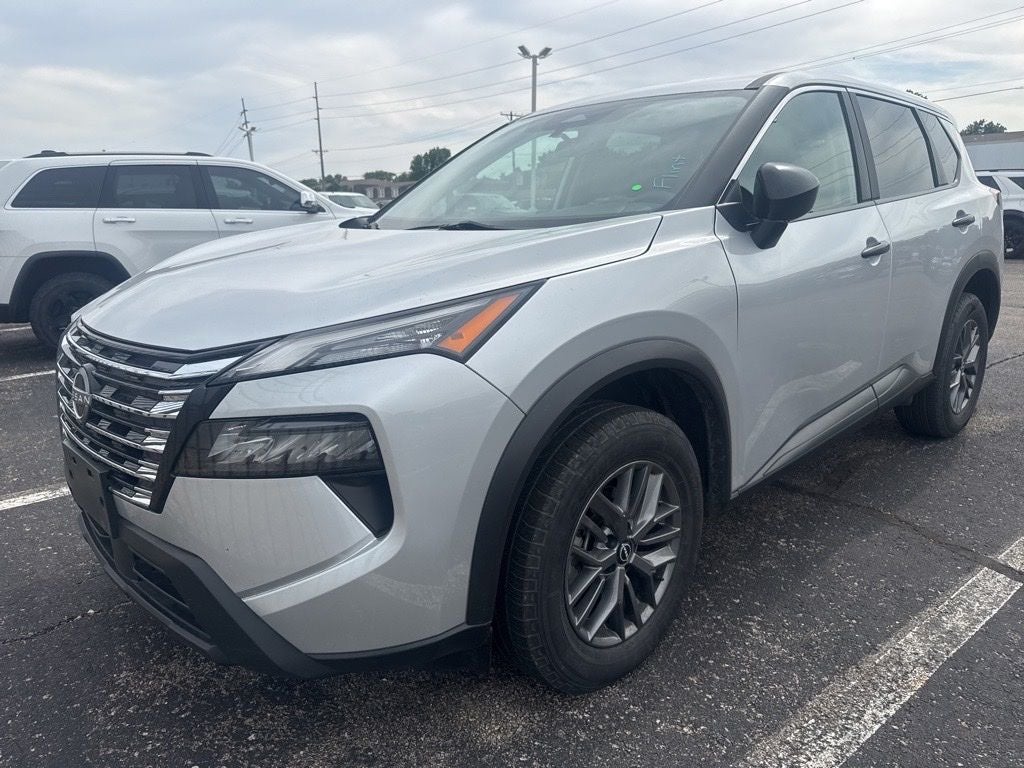 2024 Nissan Rogue S FWD's photo