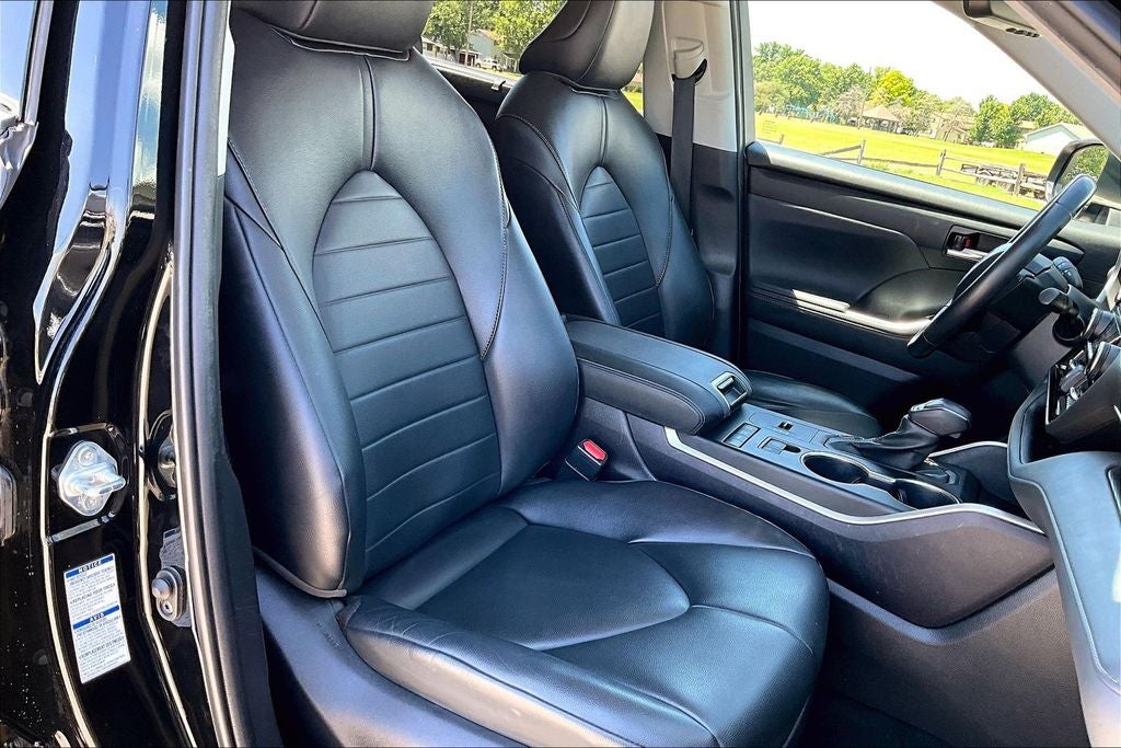 2022 Toyota Highlander Hybrid XLE