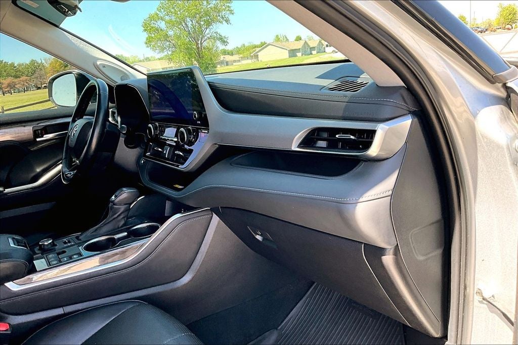 2023 Toyota Highlander Platinum