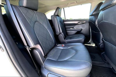 2023 Toyota Highlander Platinum