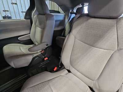 2024 Toyota Sienna LE 8 Passenger
