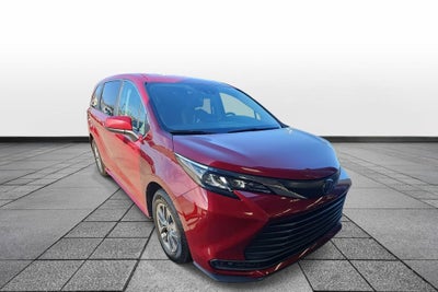 2024 Toyota Sienna LE 8 Passenger