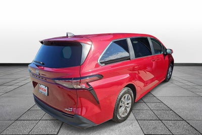 2024 Toyota Sienna LE 8 Passenger