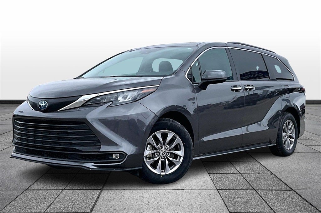 2025 Toyota Sienna XLE 7 Passenger