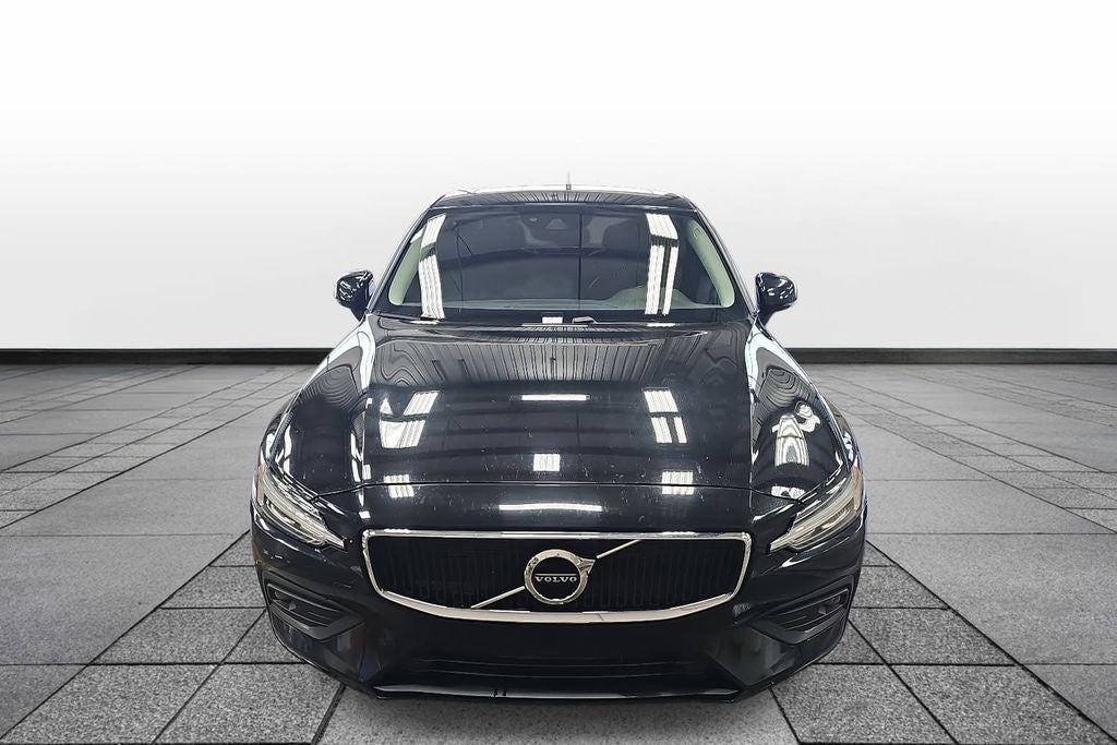 2021 Volvo S60 T6 Momentum