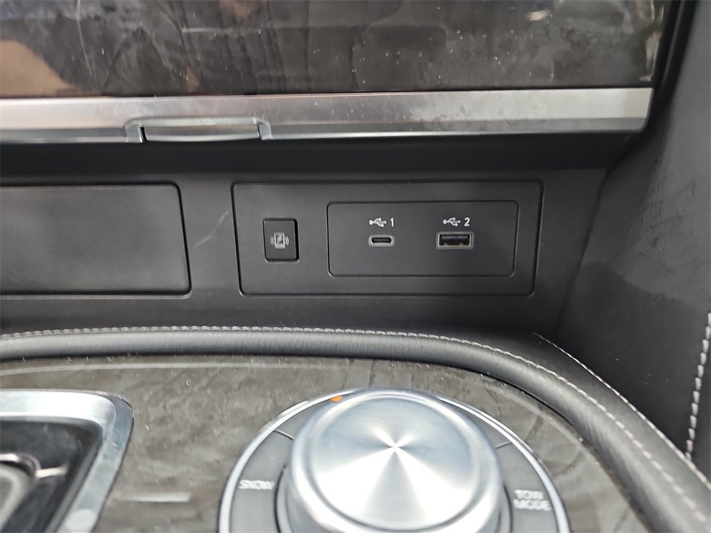 2024 INFINITI QX80 LUXE