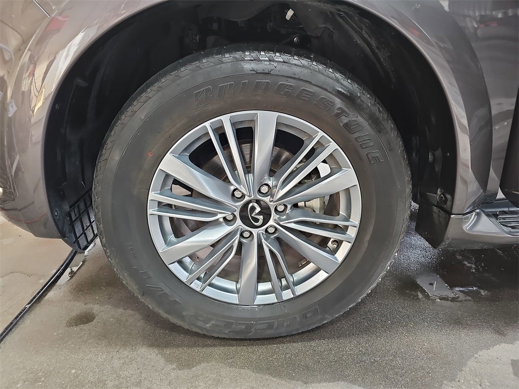 2024 INFINITI QX80 LUXE