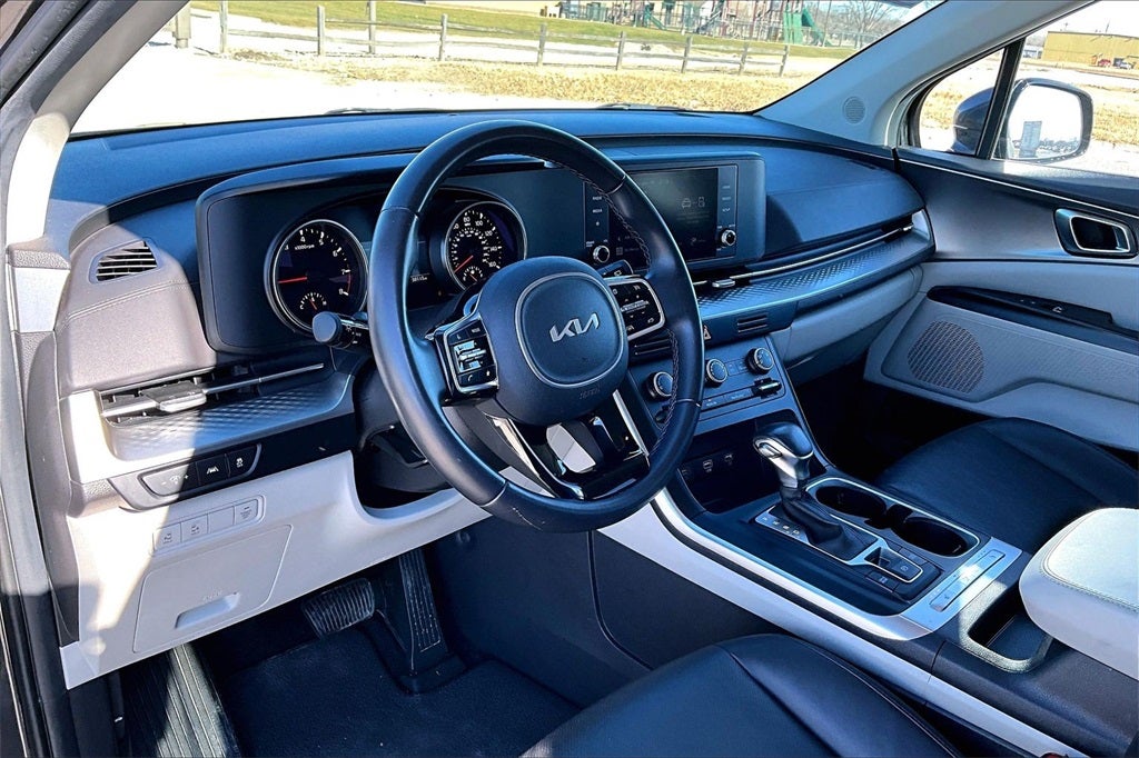 2024 Kia Carnival LX