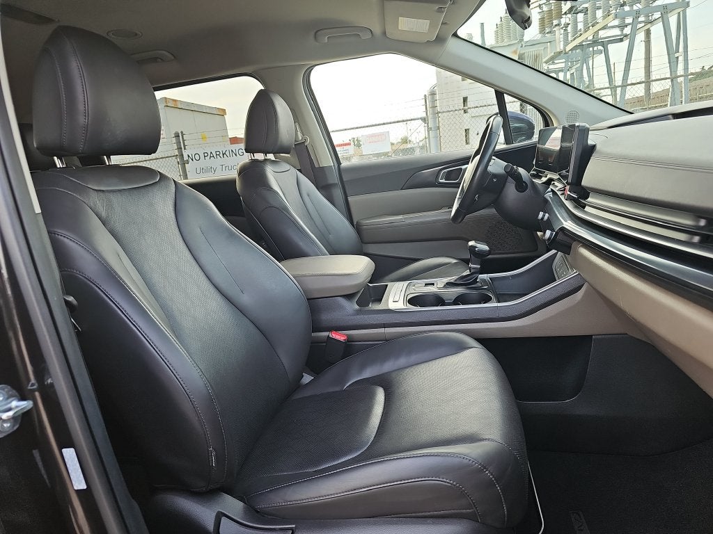 2025 Kia Carnival LXS